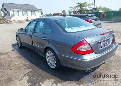 2008 Mercedes-Benz E 350 4Matic z USA, uszkodzony, nr VIN WDBUF87X08B212011